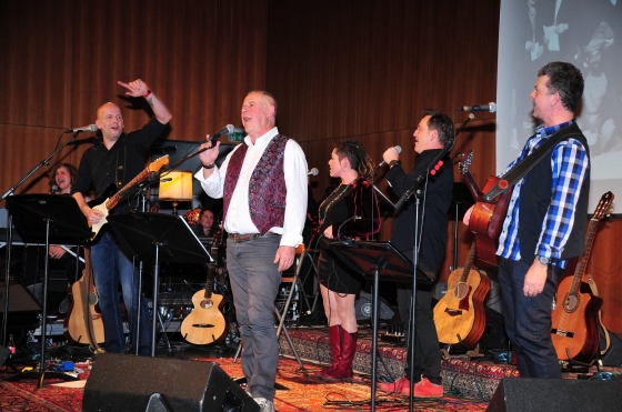 Simplenotes & Friends spenden € 3.342,50