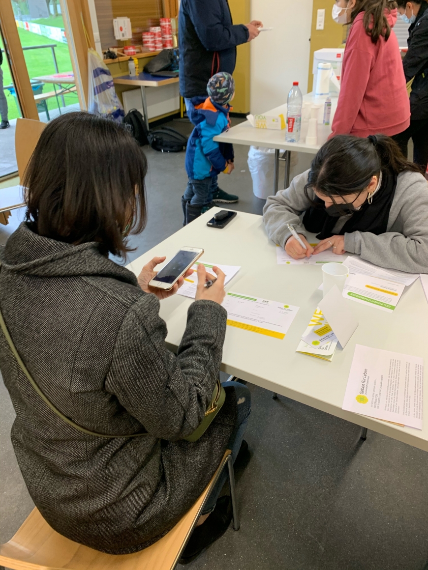 'Bewegende Unterstützung in Schweizer Fußballclub für kranke Frau'-Bild-4