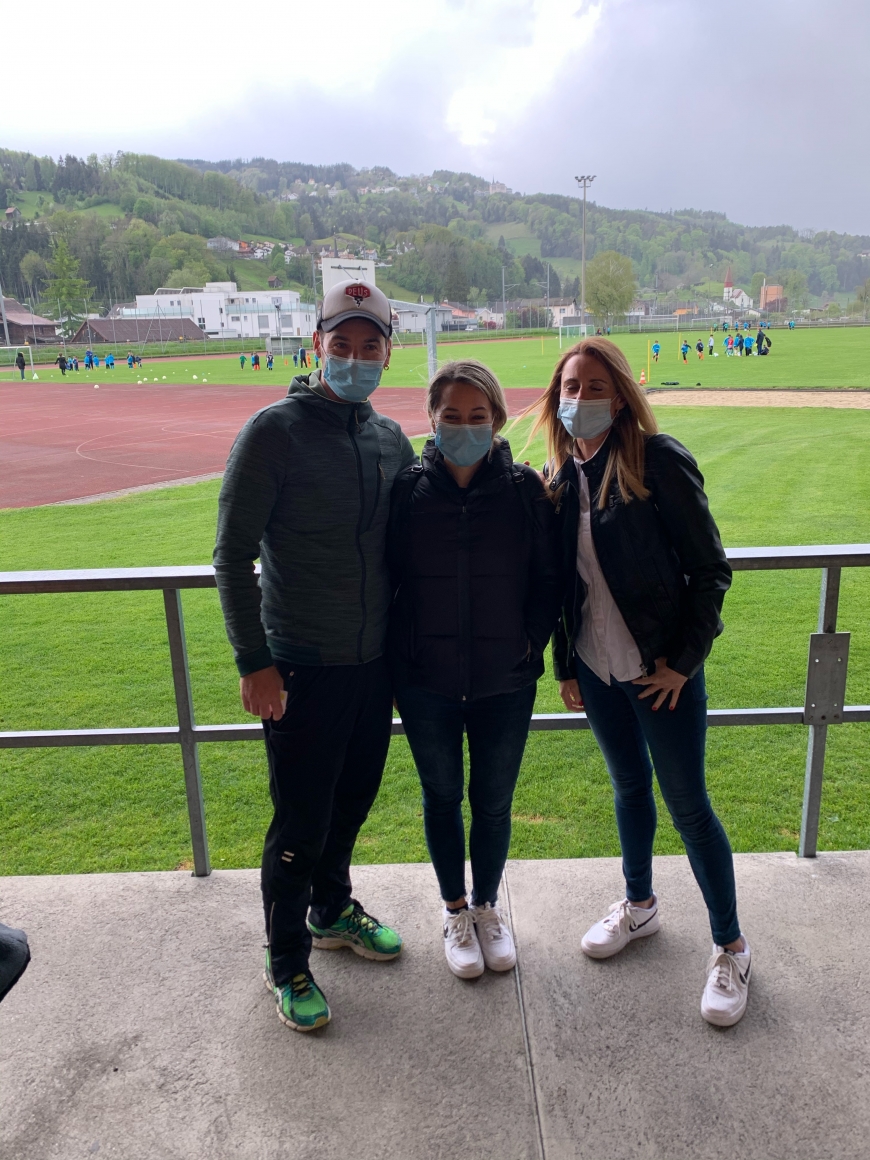 'Bewegende Unterstützung in Schweizer Fußballclub für kranke Frau'-Bild-5