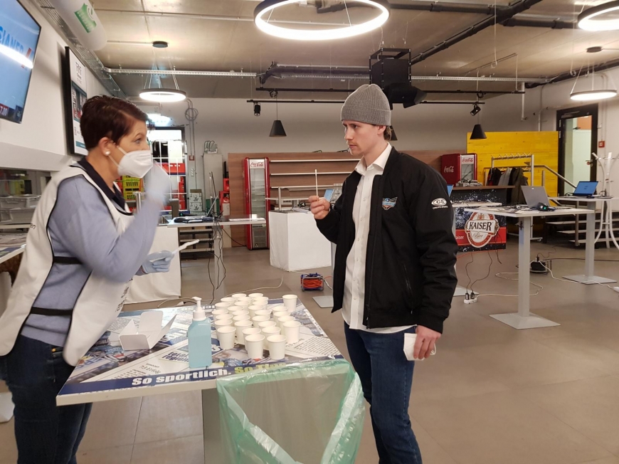 'Eishockey-Club organisiert Typisierungsaktion für den kleinen Paul'-Bild-2