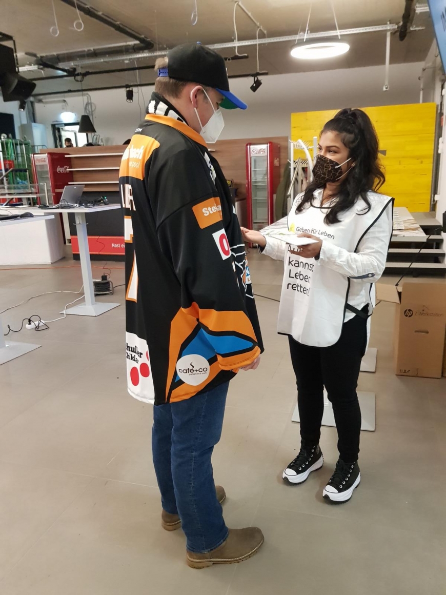 'Eishockey-Club organisiert Typisierungsaktion für den kleinen Paul'-Bild-6