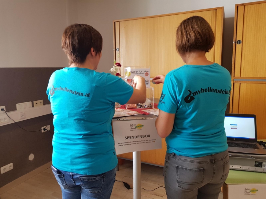 'Musikverein unterstützt Landjugend durch Geldspende und Mitarbeit'-Bild-8