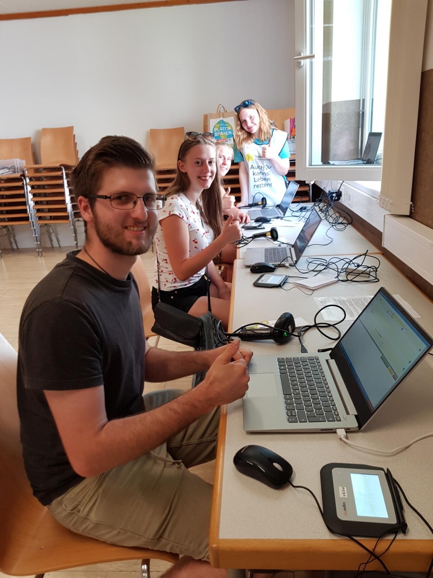 'Musikverein unterstützt Landjugend durch Geldspende und Mitarbeit'-Bild-9