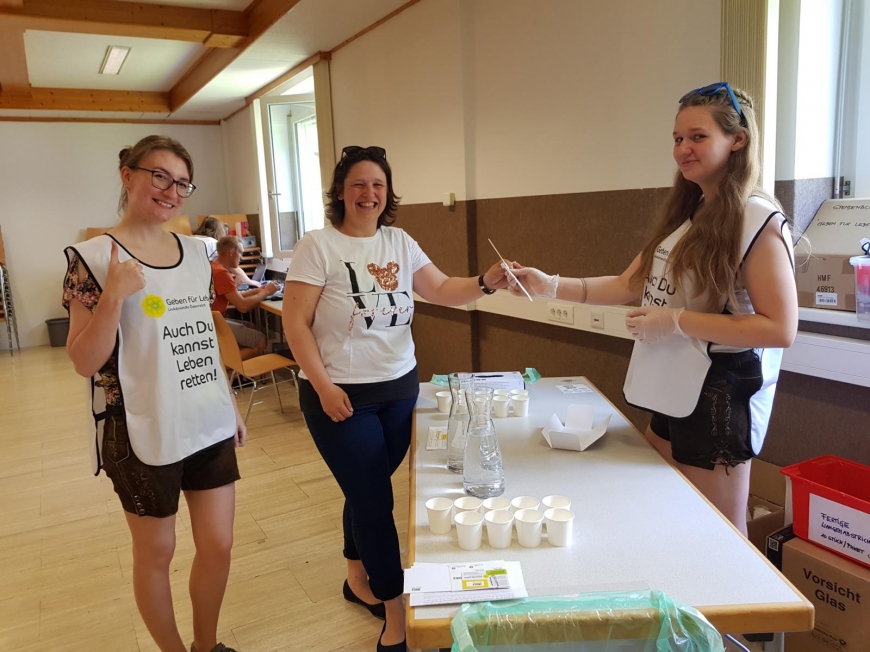 'Musikverein unterstützt Landjugend durch Geldspende und Mitarbeit'-Bild-10