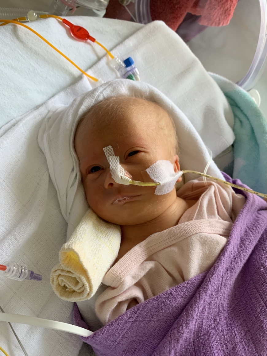 'Ein weiteres kleines Mädchen ist auf unsere Hilfe angewiesen'-Bild-4