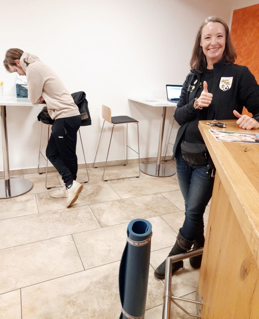 'Öffentliche Yoga Session für den guten Zweck in Völkermark'-Bild-3