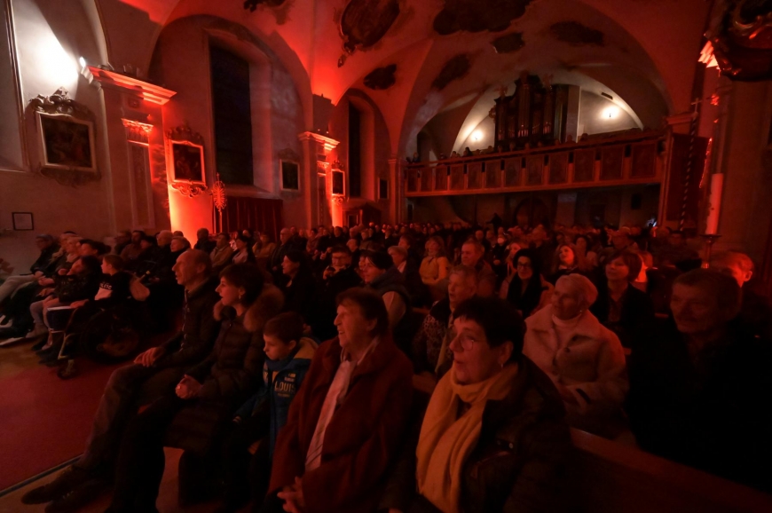 'Ex-Klostertaler Markus Wolfahrt mit Weihnachtskonzert wieder sehr erfolgreich'-Bild-2