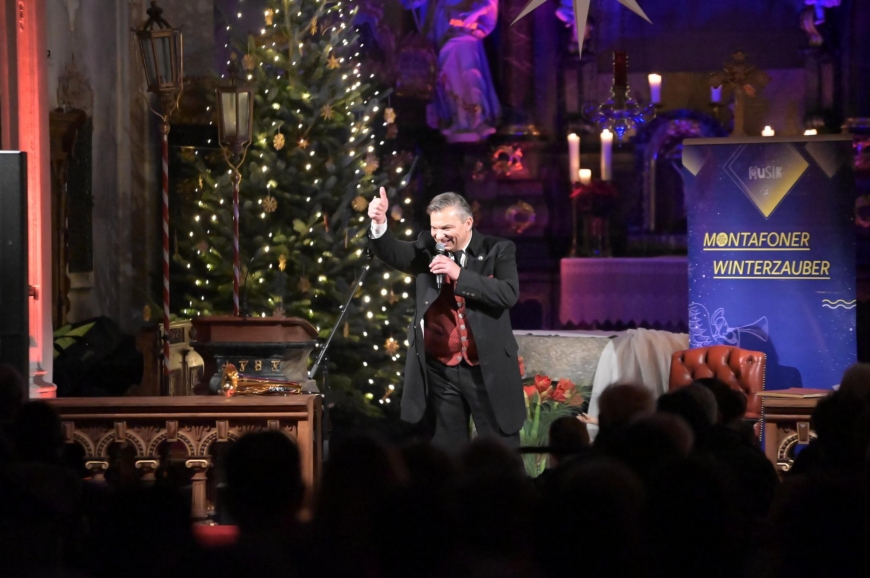 'Ex-Klostertaler Markus Wolfahrt mit Weihnachtskonzert wieder sehr erfolgreich'-Bild-15