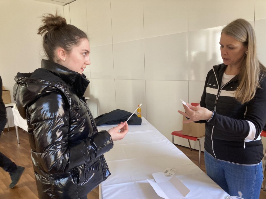 'Typisierungsaktion beim Roten Kreuz für den dreifachen Familienvater Matthias'-Bild-3