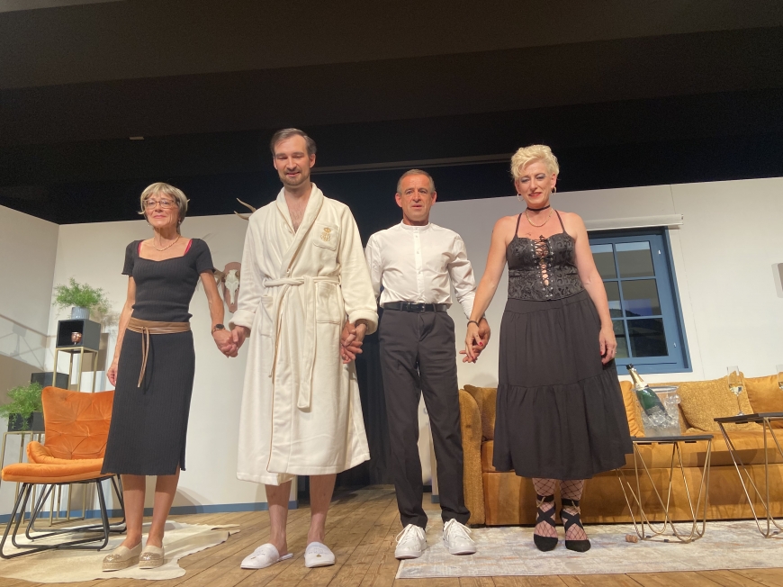 'Langjährige Unterstützung der Theatergruppe.'-Bild-4