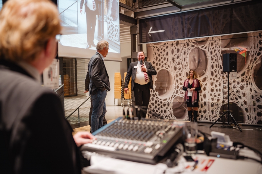 'Großzügige Spende beim 10jährigen Jubiläum'-Bild-1