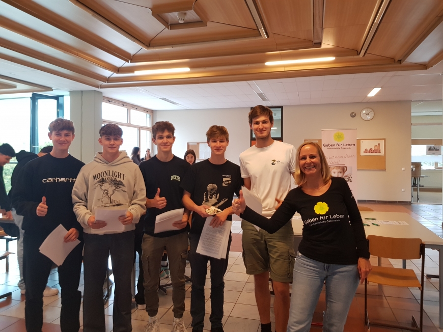 'SchülerInnen der BAfEP organisierten Aktionen in Judenburg & Zeltweg'-Bild-2