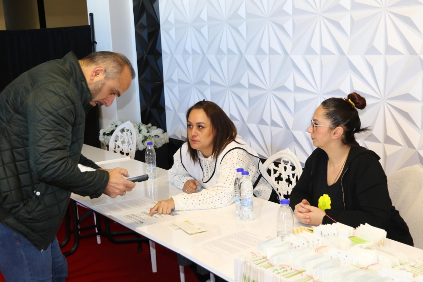 'Für Süleyman wird noch immer ein geeigneter Stammzellspender gesucht'-Bild-3