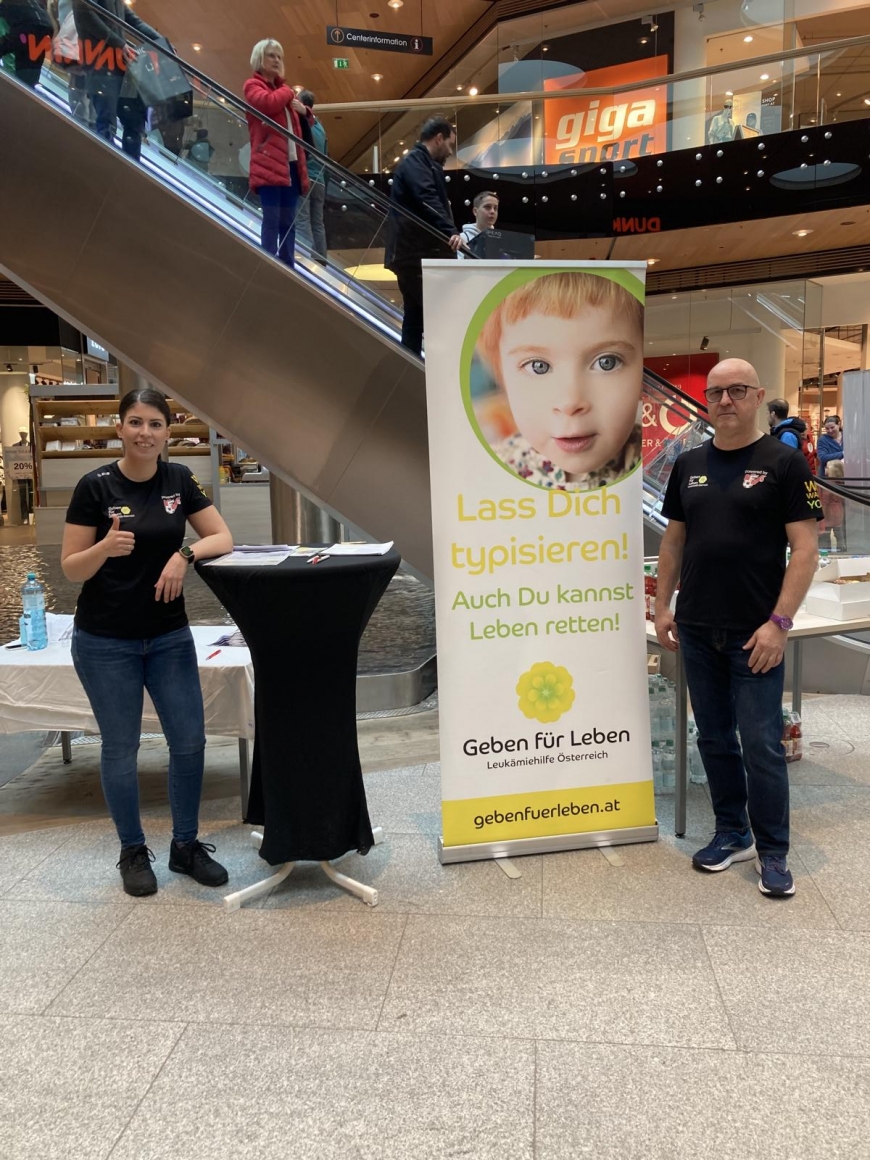 'Im Trubel des Einkaufszentrums ließen sich viele Menschen typisieren'-Bild-4