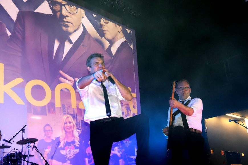 'Besucherrekord beim Legenden-Konzert mit grandioser Stimmung und großzügigen Gästen'-Bild-35