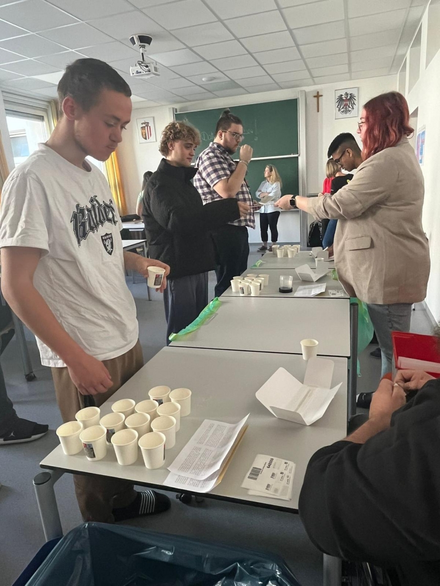 'Im Rahmen eines Sozialprojektes typisierten sich viele Schüler:innen und Lehrer:innen'-Bild-2