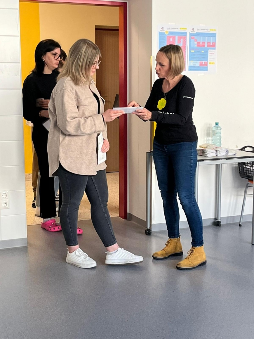 'Im Rahmen eines Sozialprojektes typisierten sich viele Schüler:innen und Lehrer:innen'-Bild-4