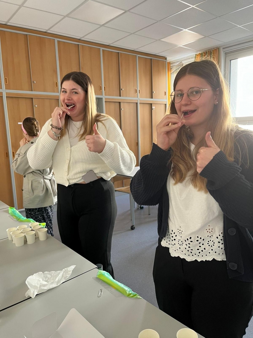 'Im Rahmen eines Sozialprojektes typisierten sich viele Schüler:innen und Lehrer:innen'-Bild-6