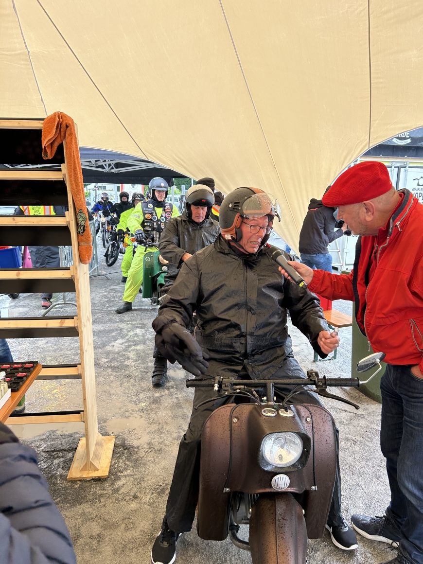 'Durch Chip-Kaution unterstützen die Teilnehmer der 4. Vorarlberger Moped Rides'-Bild-16