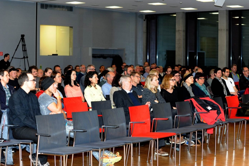 'Scheckübergabe FC Tosters 99 nach Toni Innauer-Lesung'-Bild-2