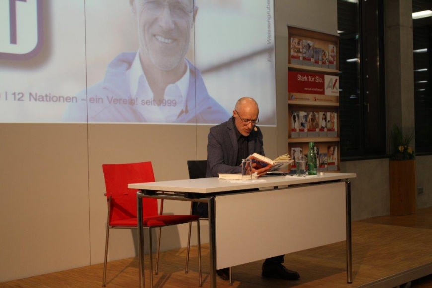 'Scheckübergabe FC Tosters 99 nach Toni Innauer-Lesung'-Bild-9