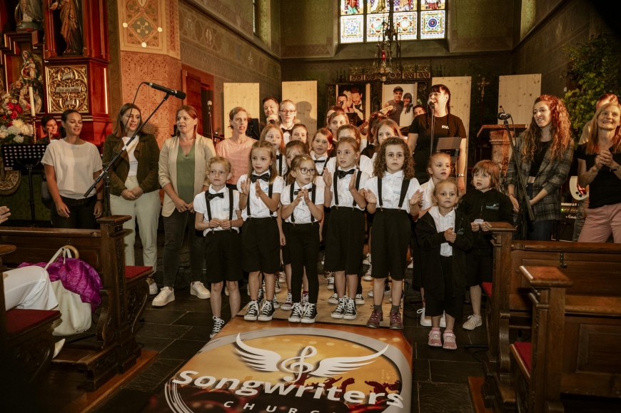 'Benefizkonzert in der Pfarrkirche Weiler von Songwriters Church war voller Erfolg'-Bild-11