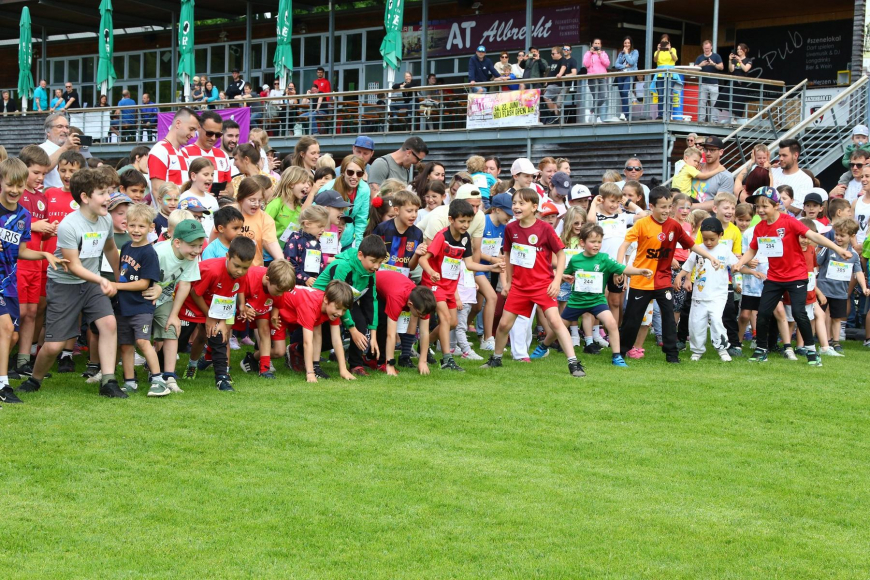 'Charity Event unter dem Motto: Kinder laufen für Kinder'-Bild-16
