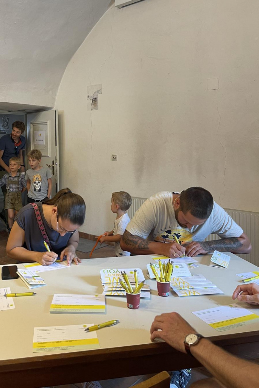 'Brigitte Gehwolf organisierte im Schloss Fügen diese erfolgreiche Typisierungsaktion'-Bild-2