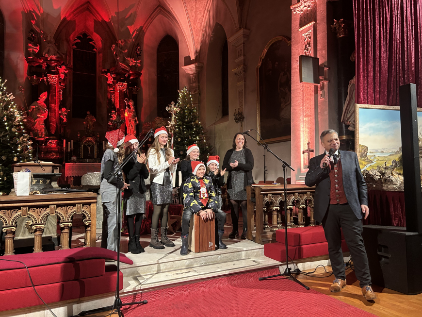 'Zauber der Weihnacht - € 5.288 durch Benefizkonzert Markus Wolfahrt'-Bild-6