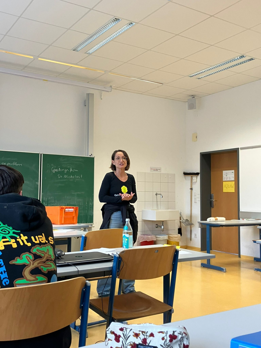 '151 neue potenzielle Lebensretter:innen am Gymnasium Schillerstraße Feldkirch - Vorarlberg'-Bild-1