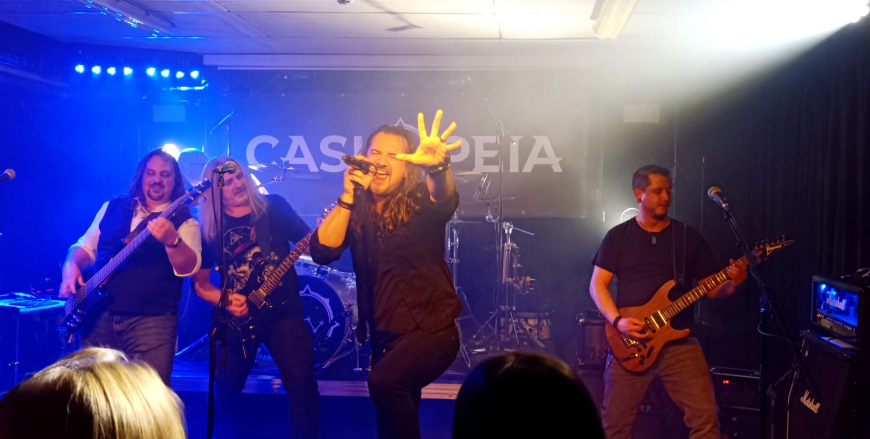 'Benefiz X-Mas Rockparty: Starkes Zeichen für den guten Zweck im Schlachthaus'-Bild-1