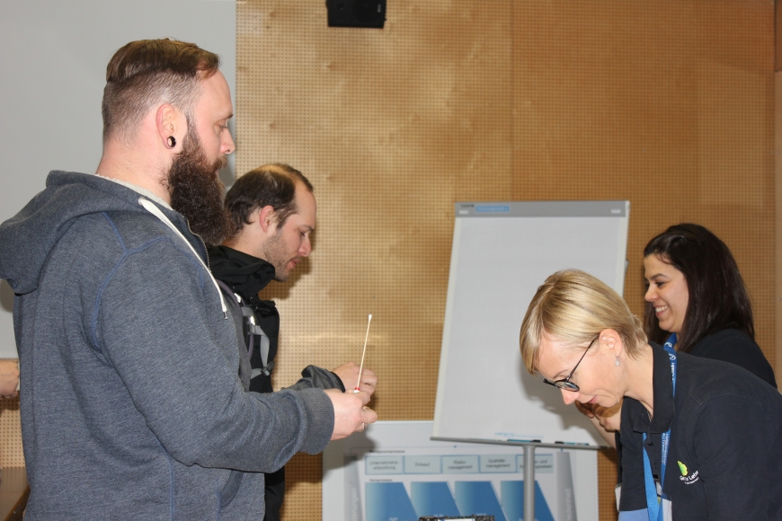 '53 Mitarbeiter von Hirschmann Automotive lassen sich typisieren'-Bild-7