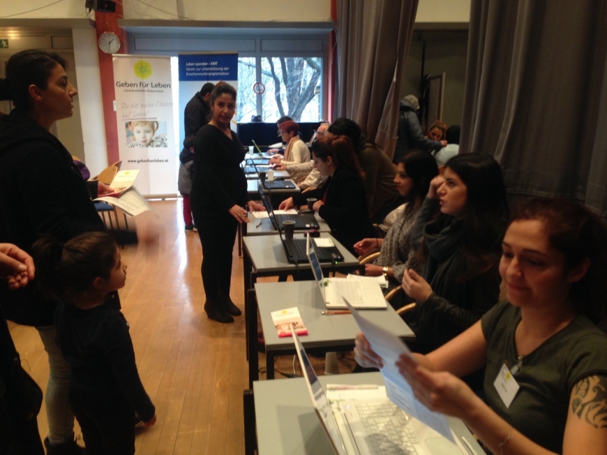 'Ganze Familie der betroffenen Zeynep hilft bei Typisierung in WIen'-Bild-5