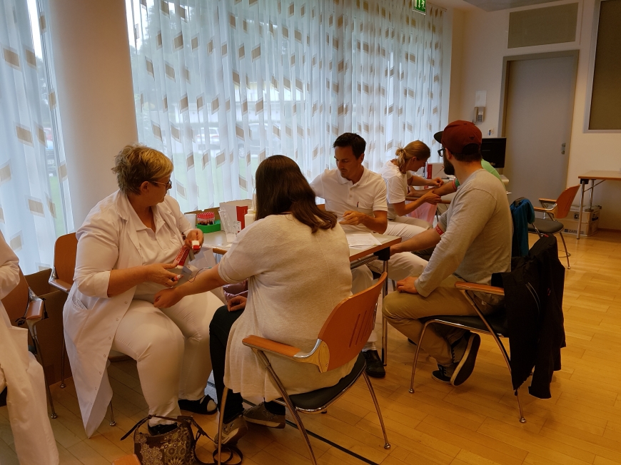 'Krankenhauspersonal ließ sich für erkrankten Mitarbeiter typisieren'-Bild-6