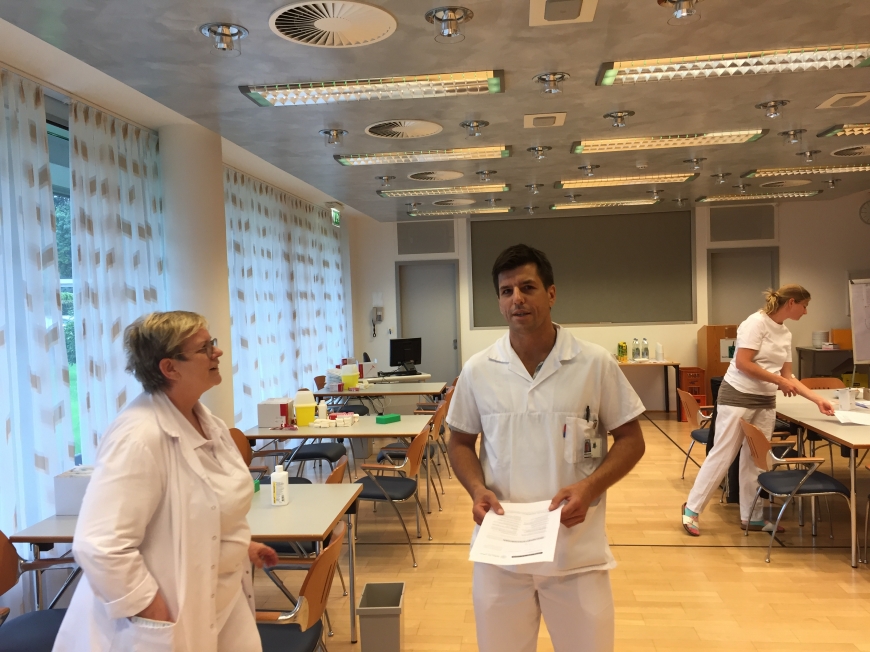 'Krankenhauspersonal ließ sich für erkrankten Mitarbeiter typisieren'-Bild-10