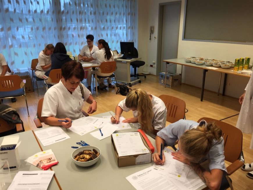 'Krankenhauspersonal ließ sich für erkrankten Mitarbeiter typisieren'-Bild-14