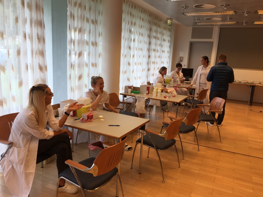 'Krankenhauspersonal ließ sich für erkrankten Mitarbeiter typisieren'-Bild-19