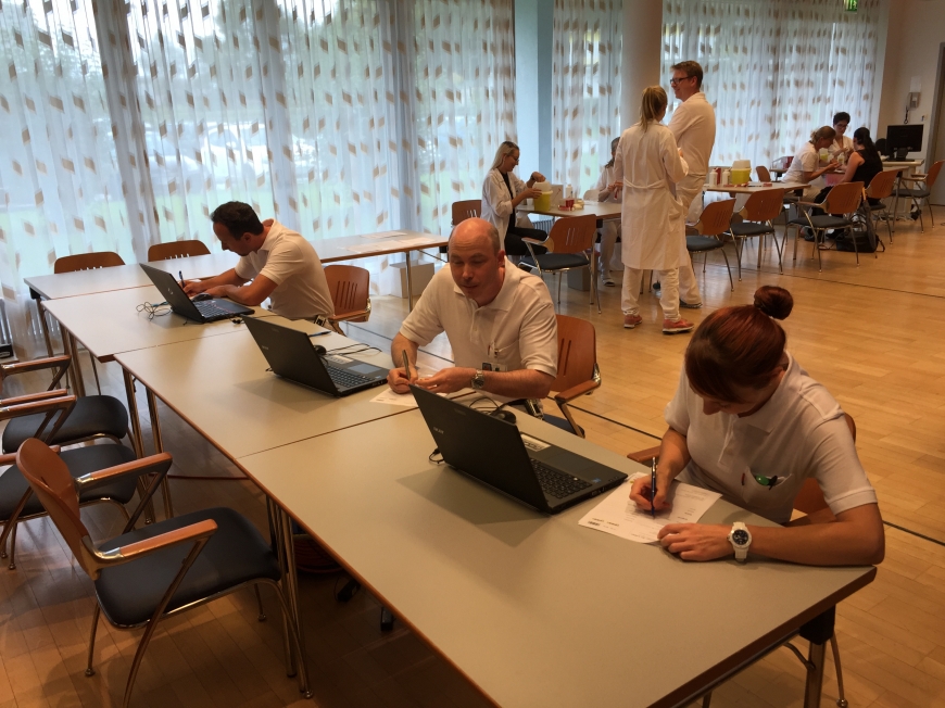 'Krankenhauspersonal ließ sich für erkrankten Mitarbeiter typisieren'-Bild-20