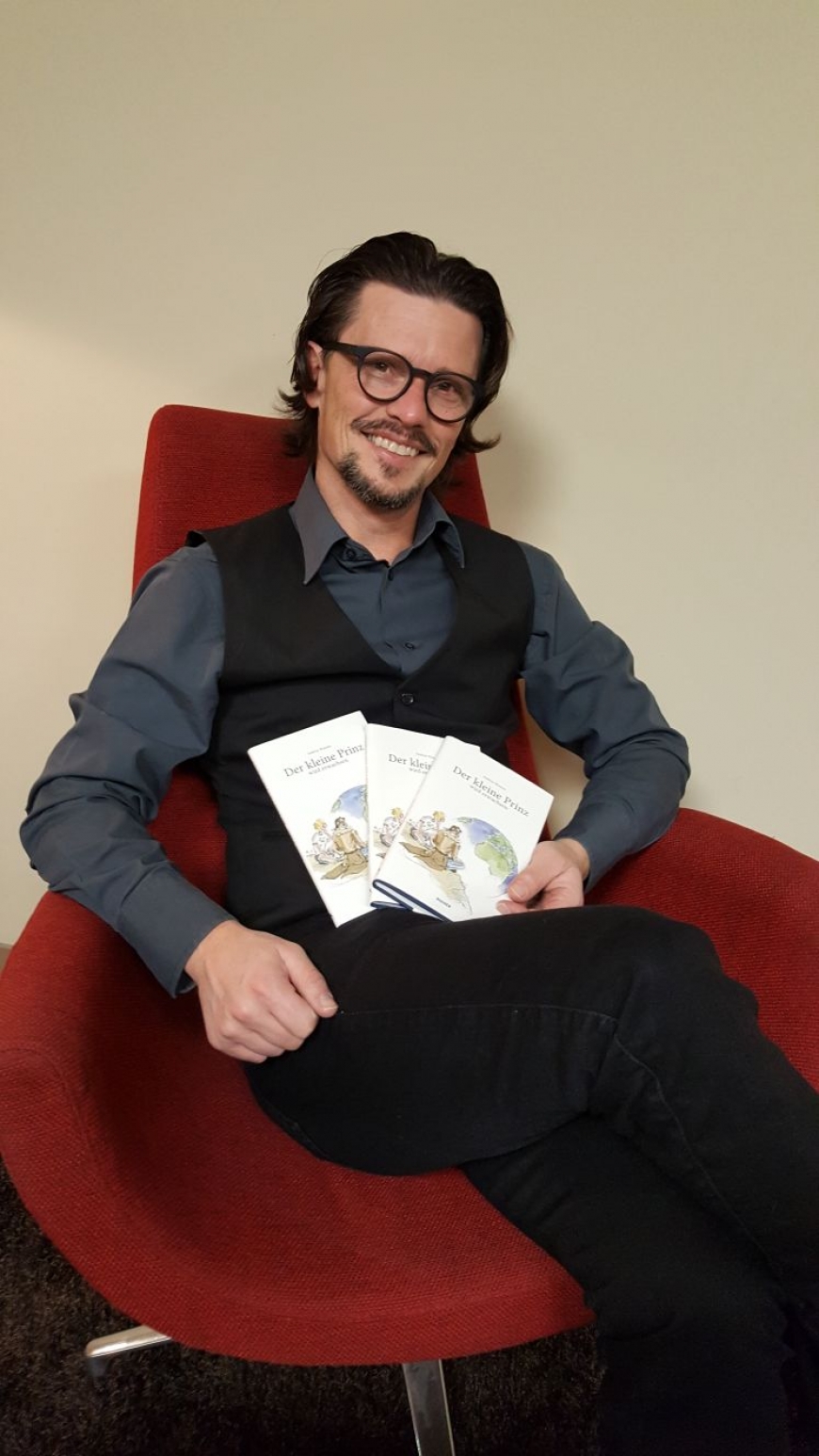 'Neben zehn Prozent vom Autorenhonorar auch viele Geldspenden'-Bild-1