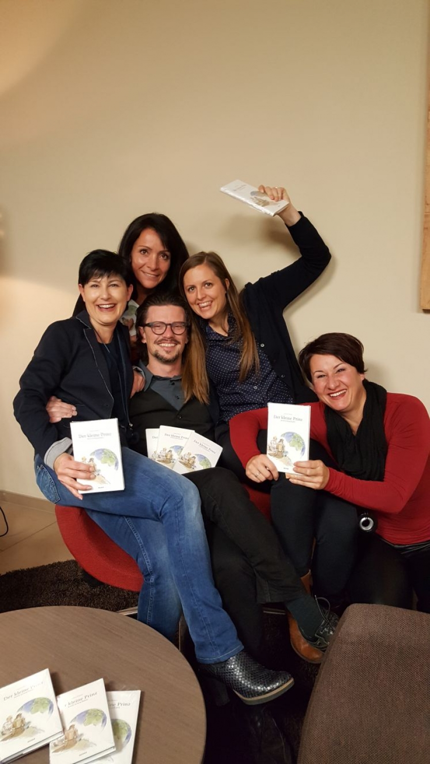 'Neben zehn Prozent vom Autorenhonorar auch viele Geldspenden'-Bild-2