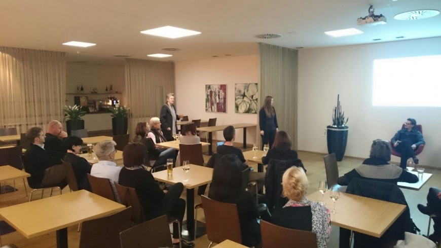 'Neben zehn Prozent vom Autorenhonorar auch viele Geldspenden'-Bild-4