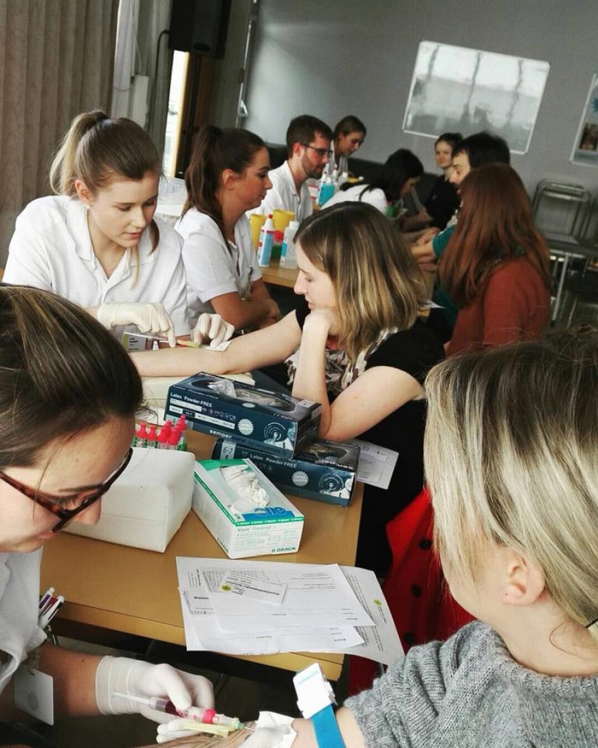 'Schülerinnen führten erfolgreich Typisierungsaktion für Diplomarbeit durch'-Bild-1