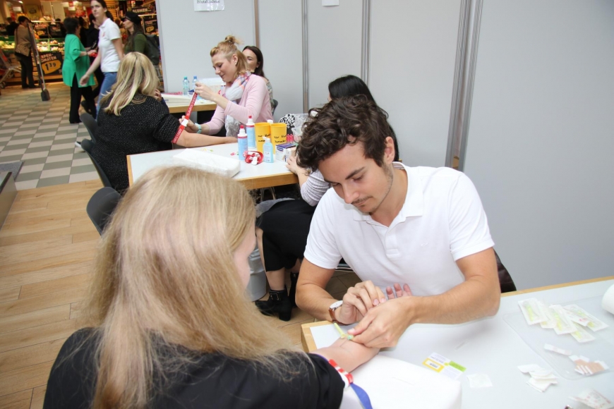 'Traditionelle Typisierungsaktion im Dornbirner Einkaufszentrum wieder ein Erfolg'-Bild-5