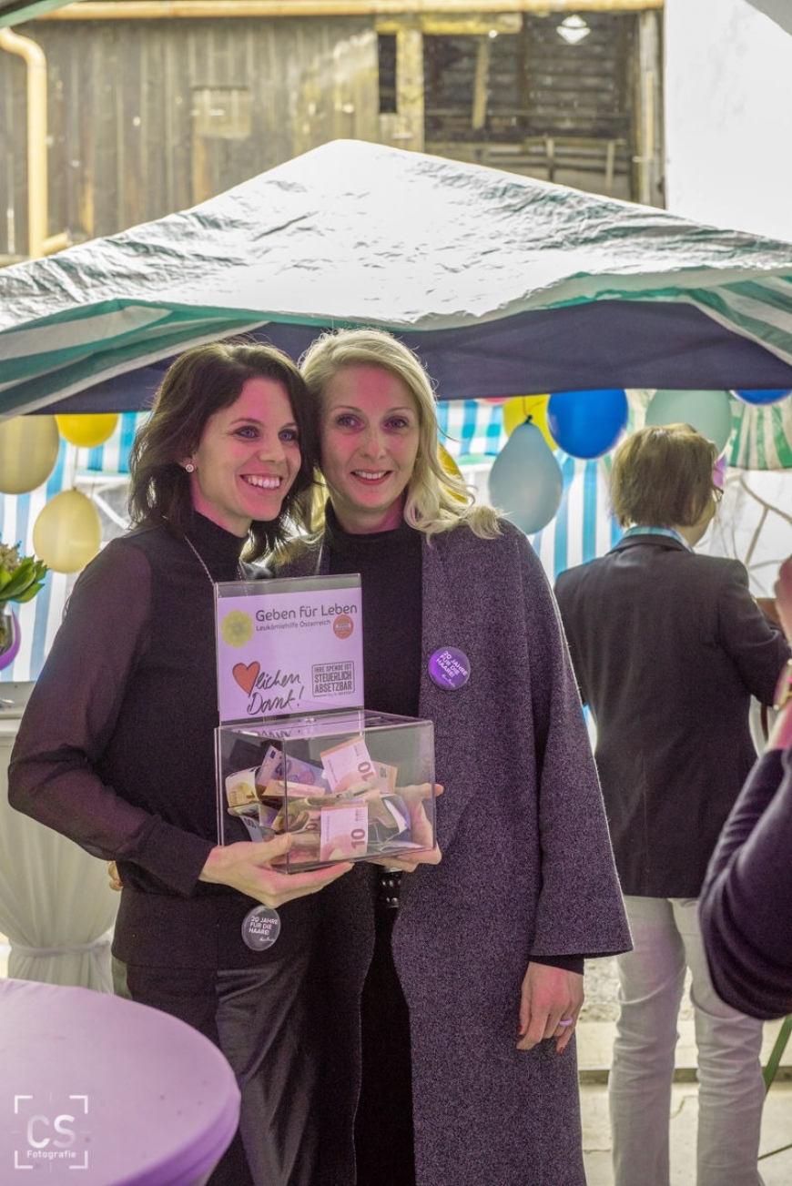 'Tolle Benefizaktion zum 20ten Jubiläum eines Haarstudios in Wilhelmsburg'-Bild-2