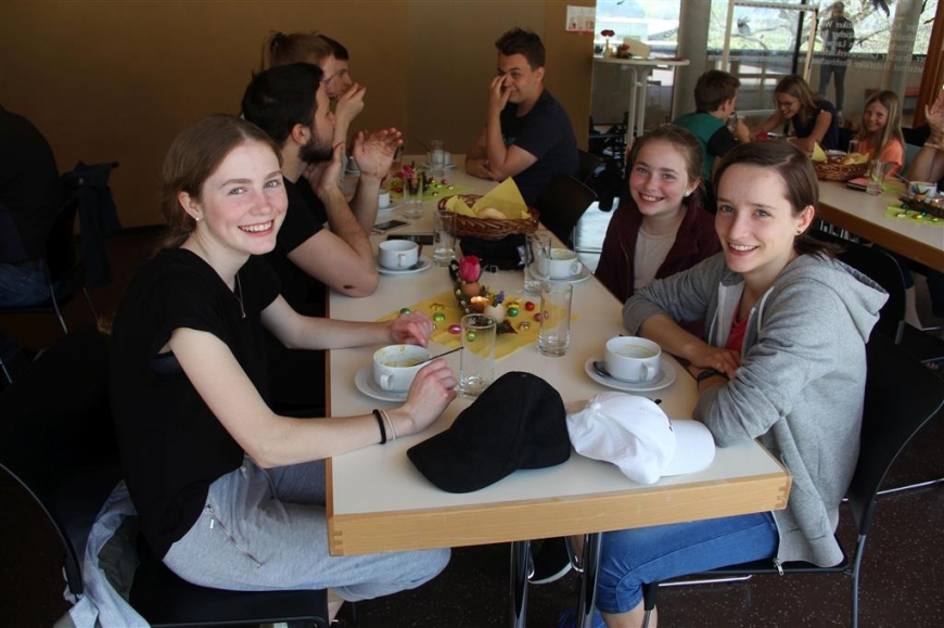 'Erfolgreiche Montafoner Köchinnen unterstützen unseren Verein mit Suppenverkauf'-Bild-3