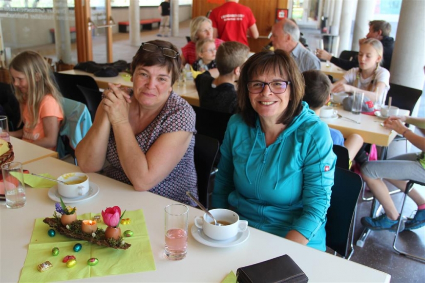 'Erfolgreiche Montafoner Köchinnen unterstützen unseren Verein mit Suppenverkauf'-Bild-4