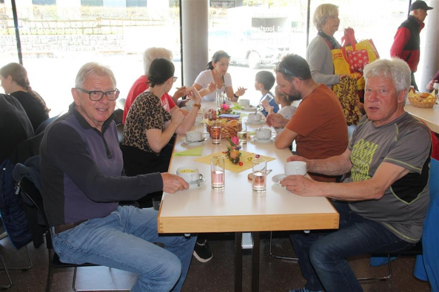 'Erfolgreiche Montafoner Köchinnen unterstützen unseren Verein mit Suppenverkauf'-Bild-6