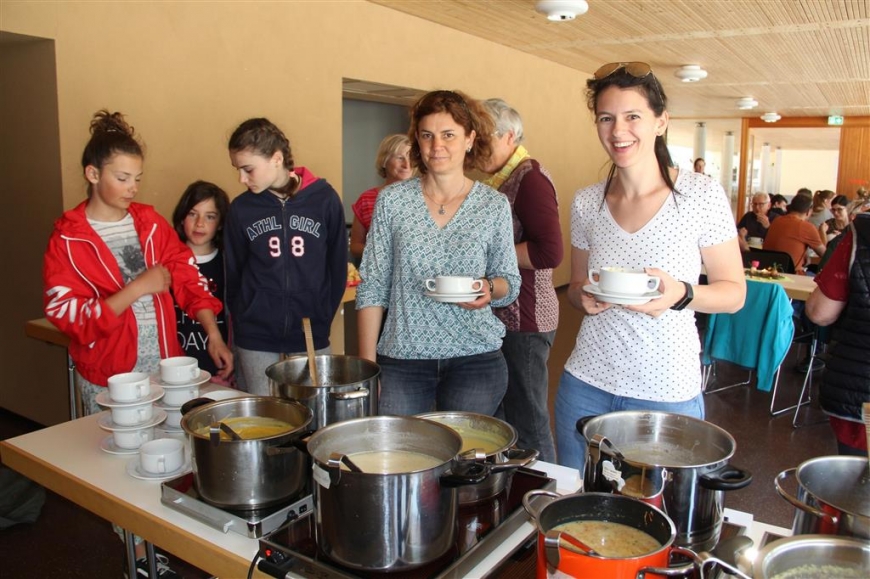 'Erfolgreiche Montafoner Köchinnen unterstützen unseren Verein mit Suppenverkauf'-Bild-8