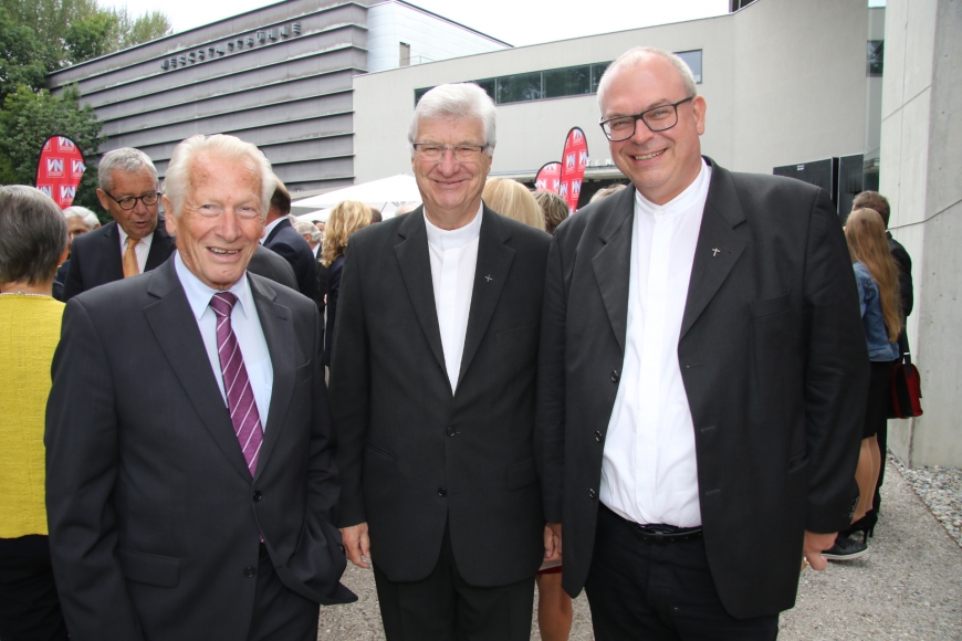 'Berührende Preisverleihung im Festspielhaus Bregenz würdigt Arbeit von Susanne Marosch'-Bild-30