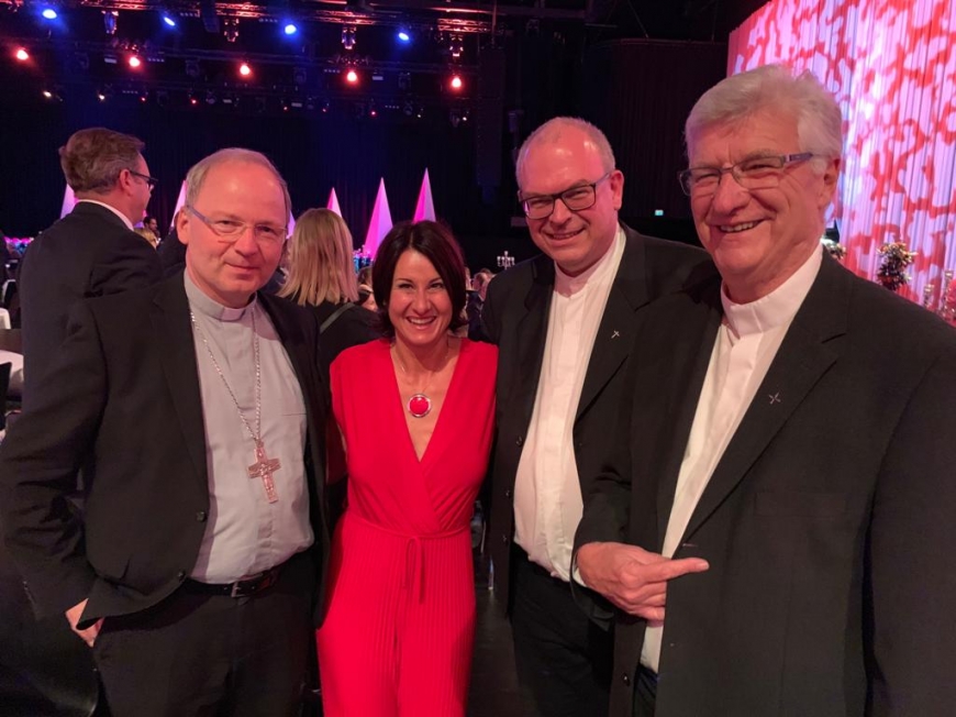 'Berührende Preisverleihung im Festspielhaus Bregenz würdigt Arbeit von Susanne Marosch'-Bild-41